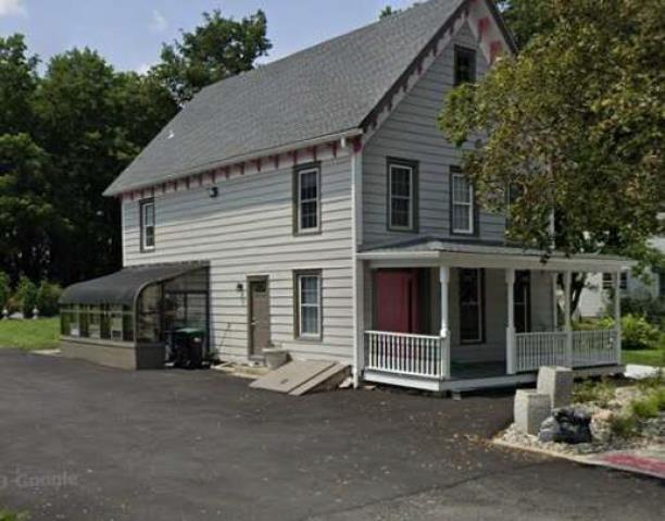 Primary Photo - 203 Main St