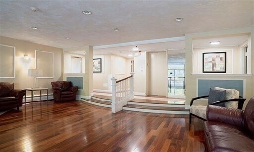Building Photo - 50 Green 405 Grn