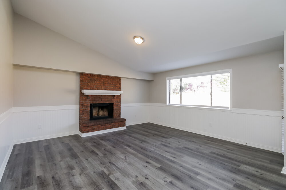 Building Photo - 440 E San Pedro Ave