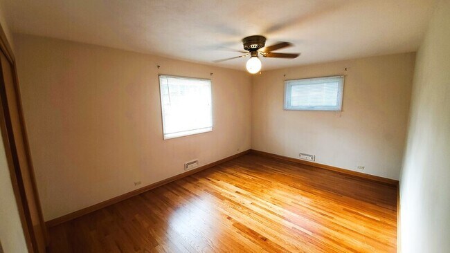 Building Photo - 2903 Oakland Rd NE