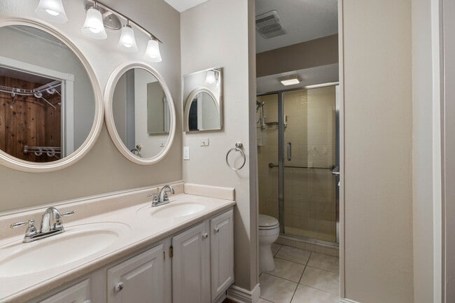 Building Photo - New Rental!