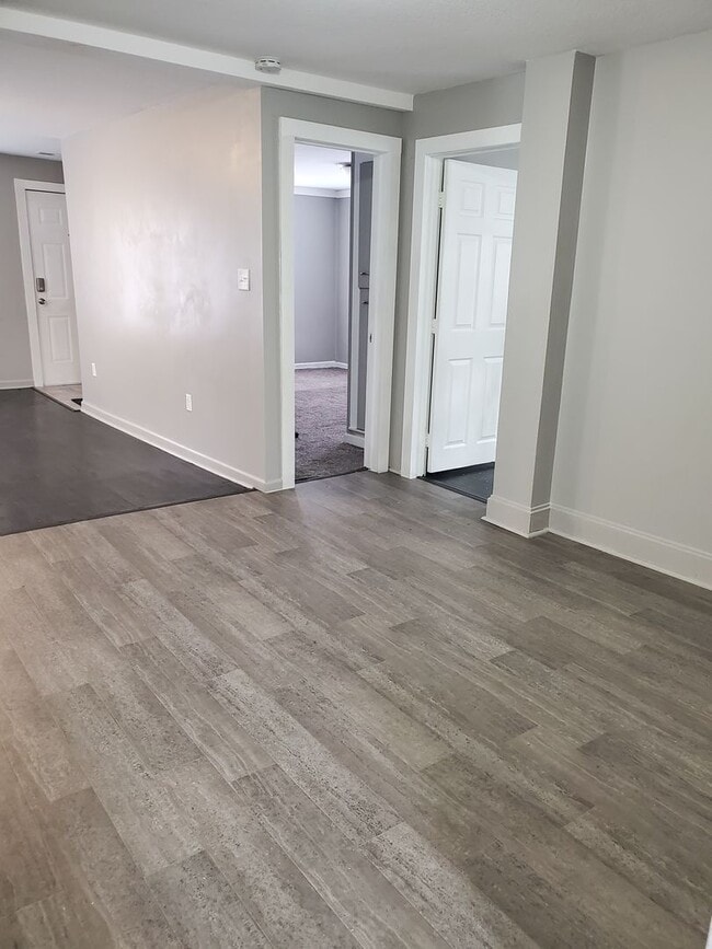 Building Photo - Very nice and recently remodeled 2BR rancher with 1 car garage