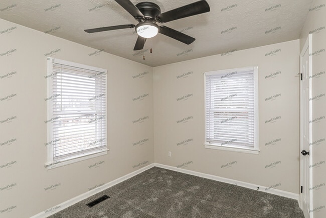 Building Photo - 2001 Wellington Rd