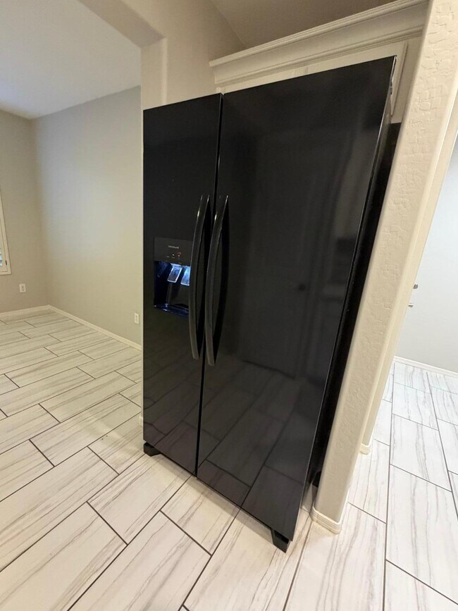 Building Photo - 1945 E Aloe Pl