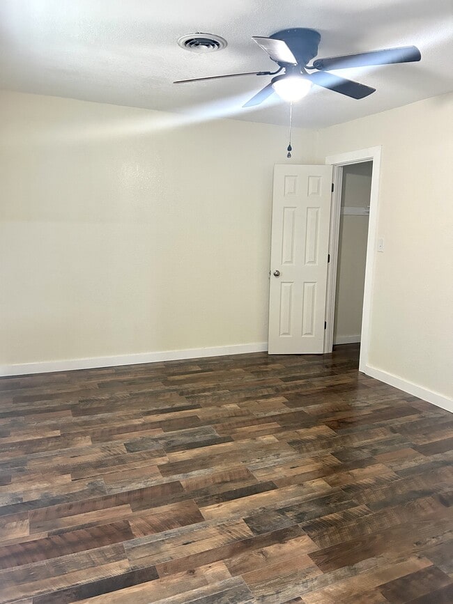 Building Photo - 1307 B St SE