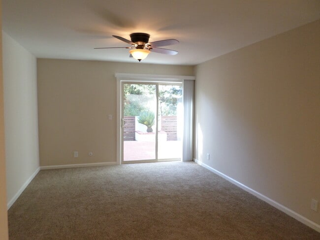 Building Photo - 806 Cardamom Ct