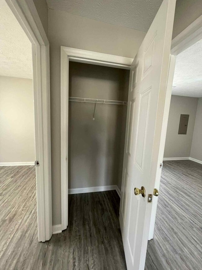 Building Photo - 207 Aqueduct Dr