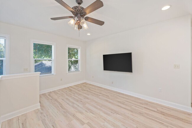 Building Photo - Swift Creek Preserve 5 Bedroom Beauty!