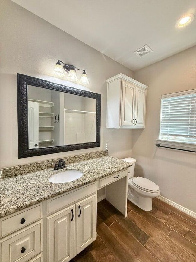 Building Photo - Beautiful 3-Bedroom, 2-Bath Home with Modern Upgrades