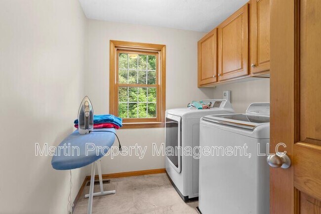 Building Photo - 88 Providence Rd