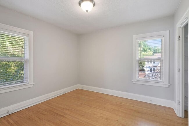 Building Photo - 5004 Oliver Ave S