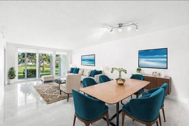 Building Photo - 500 Oaks Ln