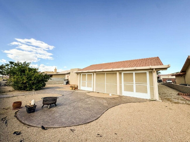 Building Photo - "Charming 3-Bedroom, 2-Bathroom Mesa Del S...
