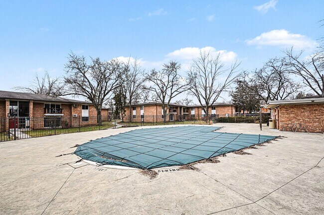 Building Photo - 1245 Island Dr