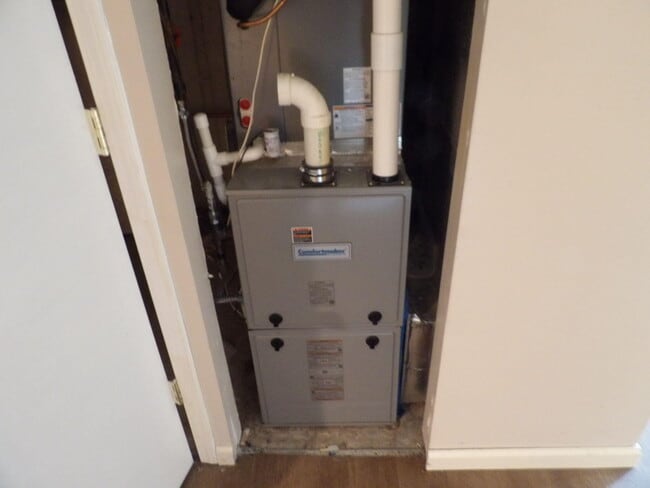 Building Photo - 107 Shannon Ln