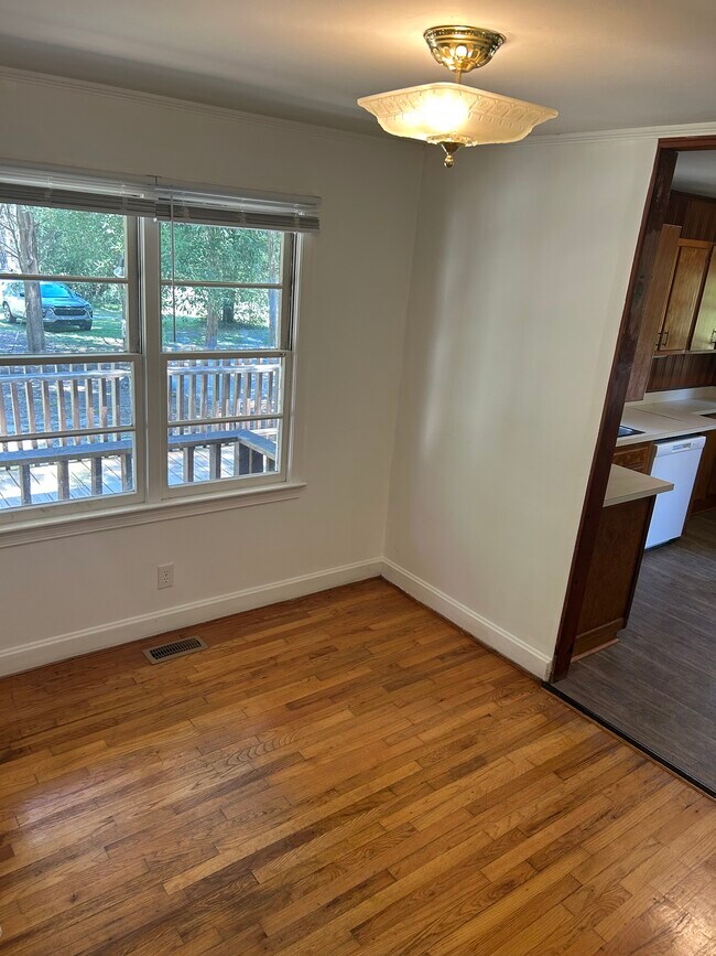 Building Photo - 360 Aiken Rd