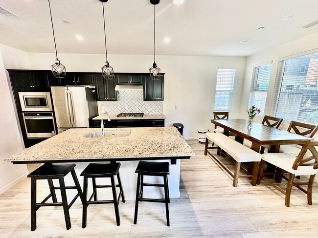 Building Photo - Newly Built 3/2.5 Bonadelle Home in Riverstone Community