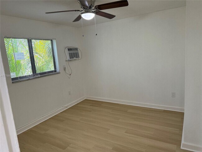 Building Photo - 180 NE 71st St