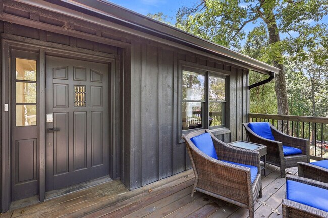 Building Photo - 4225 Twin Rivers Dr