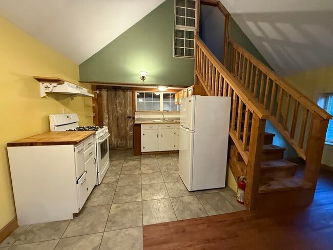 Building Photo - 9 Depot Rd