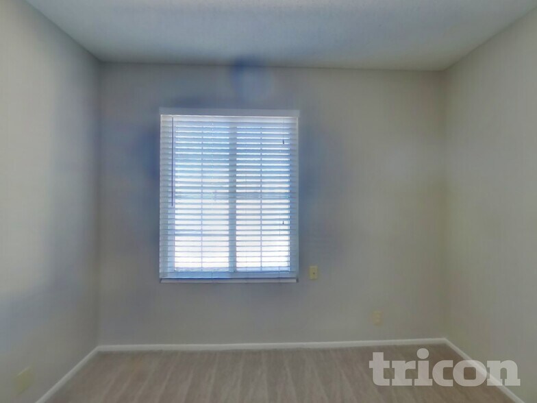 Building Photo - 313 W Nopal Pl