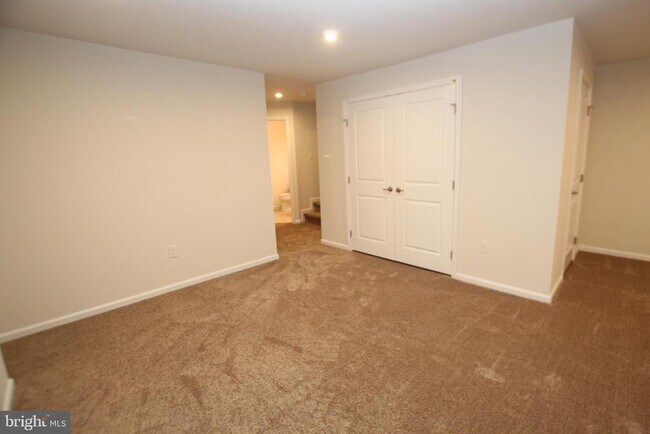 Building Photo - 30111 Plantation Dr