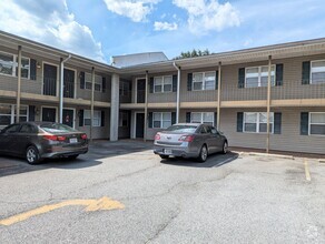 Building Photo - 2 Bedroom/1 Bath in Village North Condos- ...