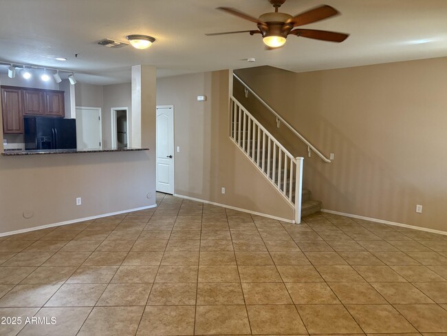 Building Photo - 4344 E Vest Ave