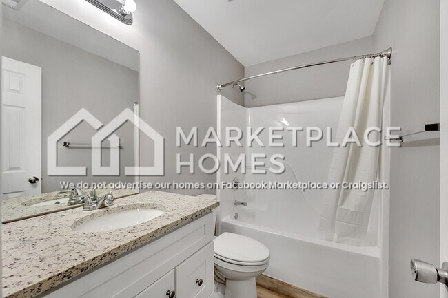 Building Photo - 1356 Royalty Dr