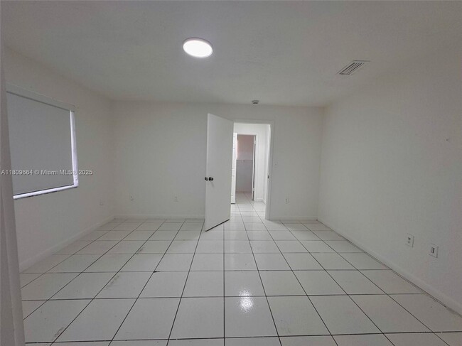 Building Photo - 15741 NW 40th Ct