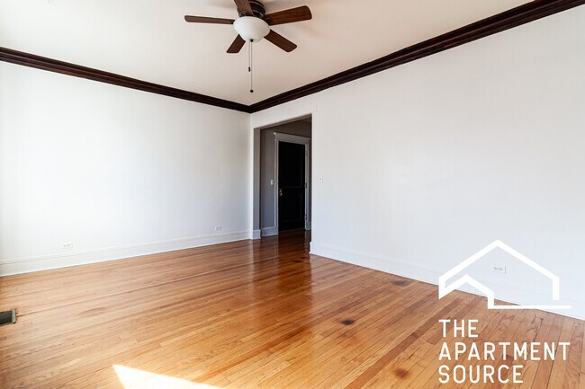 Building Photo - 900 W Belle Plaine Ave