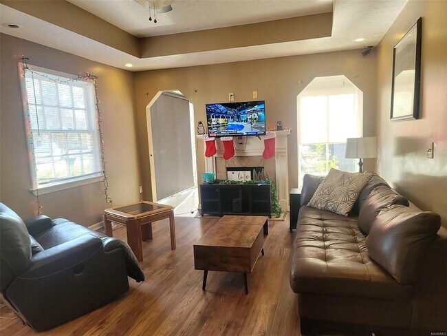 Building Photo - 3338 S Hull St