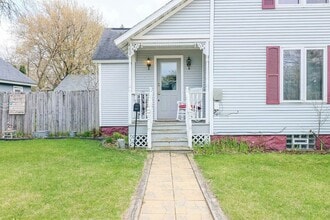 Building Photo - 460 Spruce St