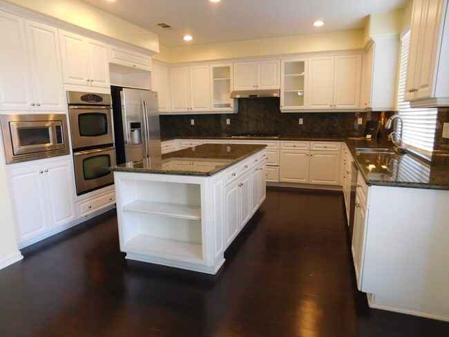 Building Photo - 2750 Dove Tail Dr