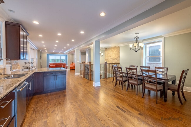 Building Photo - 3639 N Troy St