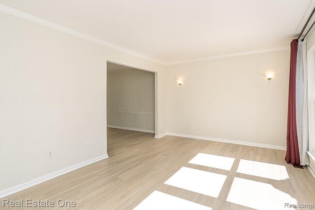 Building Photo - 619 Whitney Dr