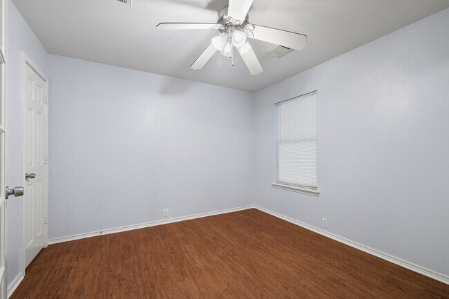 Building Photo - ***APPLICATION CURRENTLY UNDER REVIEW***Well-Maintained One-Story in Woodthorn Subdivision