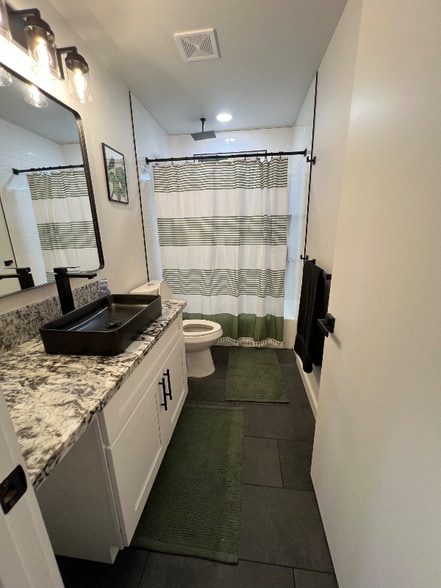 Building Photo - 16-2144-2144 Treefern Dr