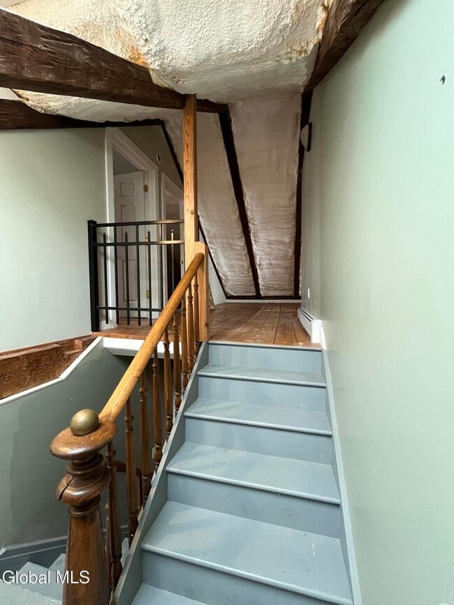 Building Photo - 715 Hudson Ave