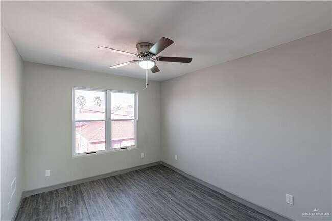 Building Photo - 20 S Olivarez St