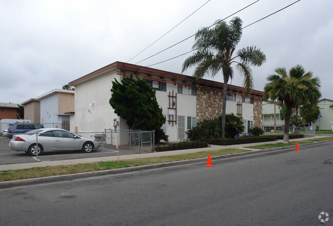 Building Photo - 595 7th St