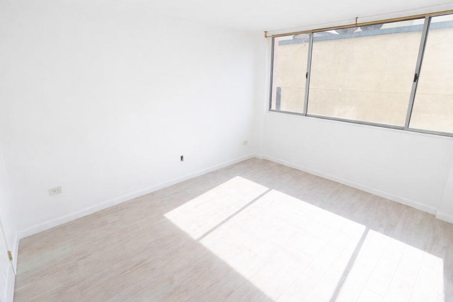 Building Photo - 421 S La Fayette Park Pl