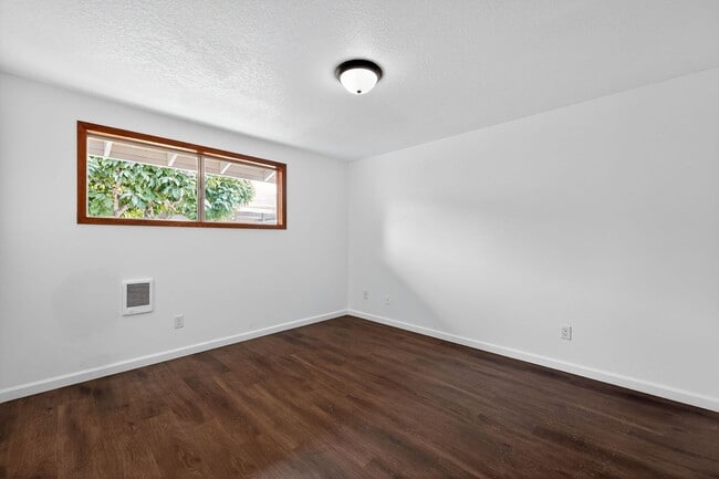 Building Photo - Half off the first month's rent!