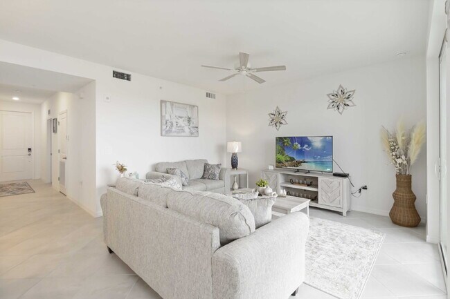 Building Photo - "Fully Furnished 2-Bed, 2-Bath Condo in Wellen Golf!"