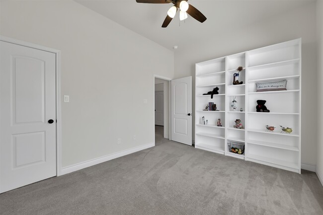 Building Photo - 150 N Greatwood Glen Pl