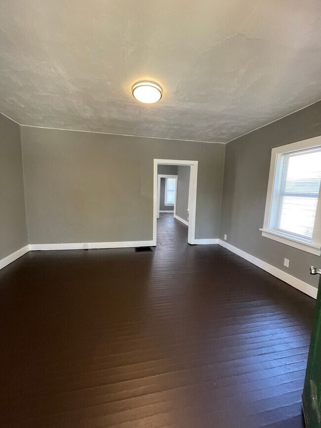 Building Photo - Single Family Home