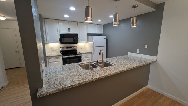 Building Photo - 39993 Fremont Blvd