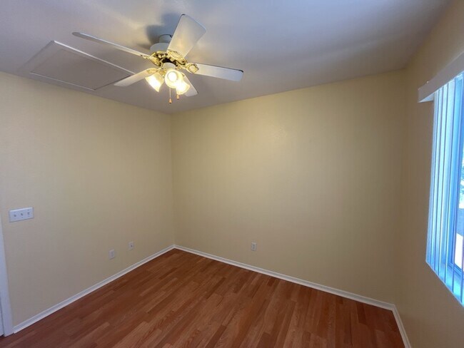 Building Photo - Experience luxurious living in this stunning 4-bedroom, 2.5-bathroom house