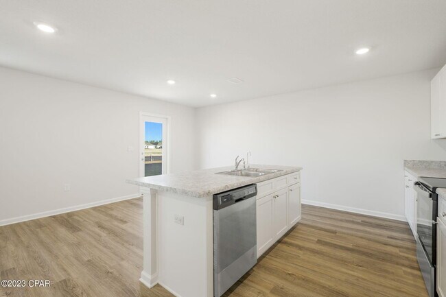 Building Photo - 5033 Rivergrass Dr