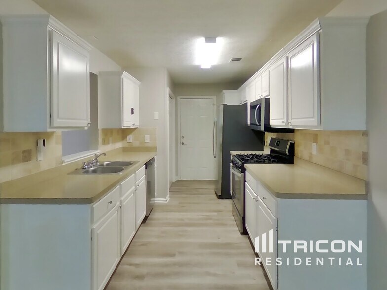 Building Photo - 203 Coldsprings Ct